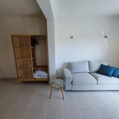 Spinola Bayview Apartment *