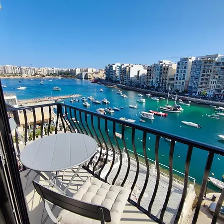 Spinola Bayview Apartment *